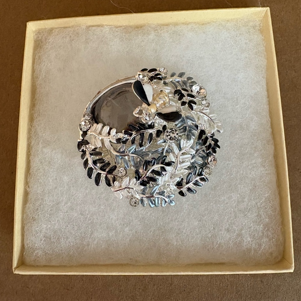 Bee Silver Floral Brooch with Rhinestones